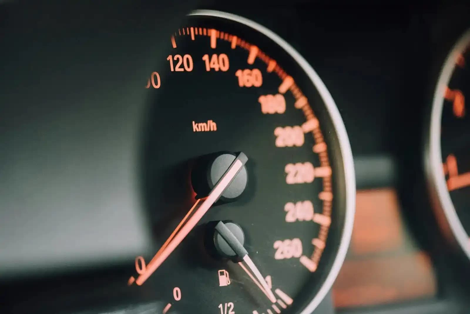 Buying a Used Car in Dubai? Don't Skip This Inspection Checklist